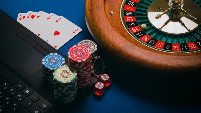 Exploring the Benefits of Online Casinos